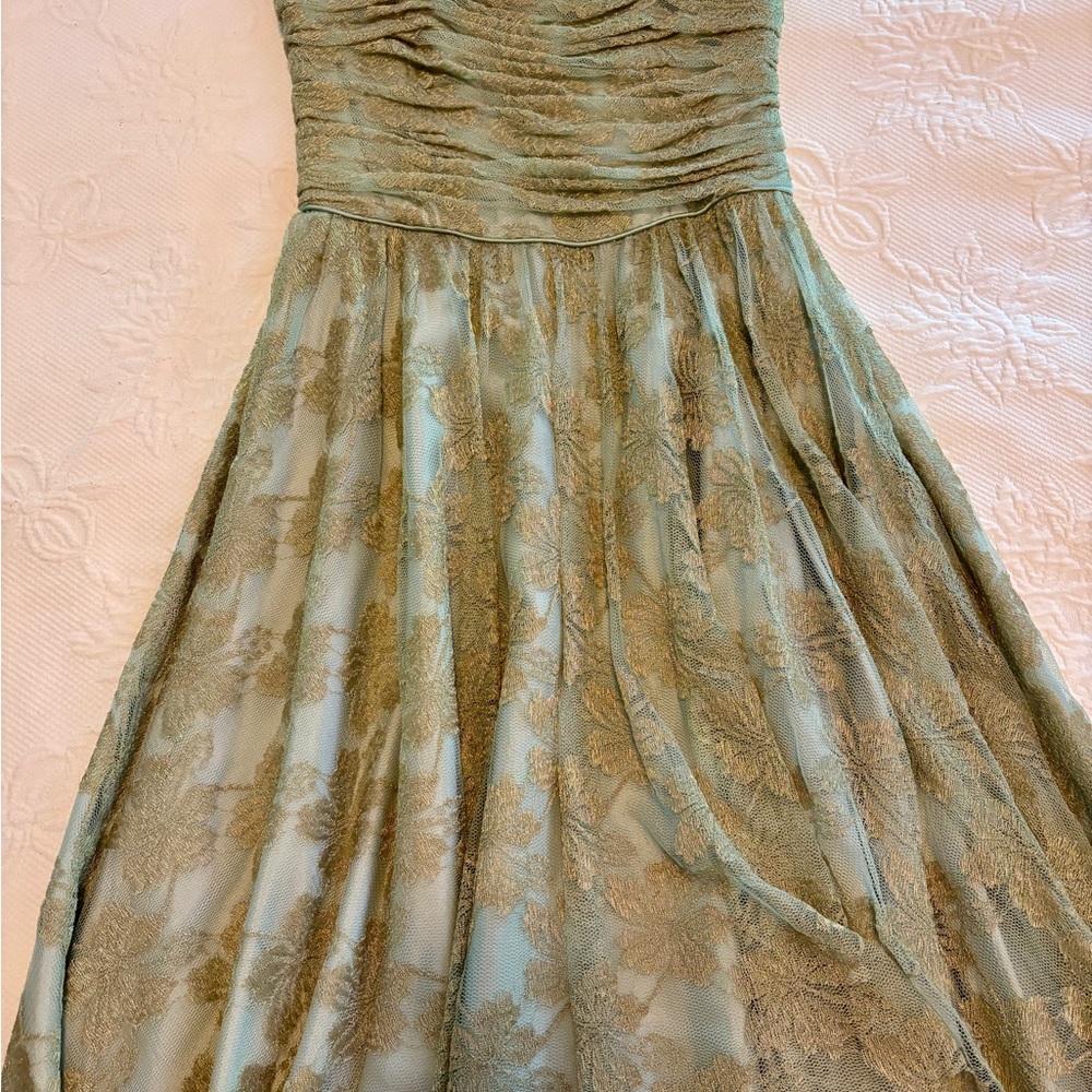 Elegant Lace Overlay Green Evening Dress